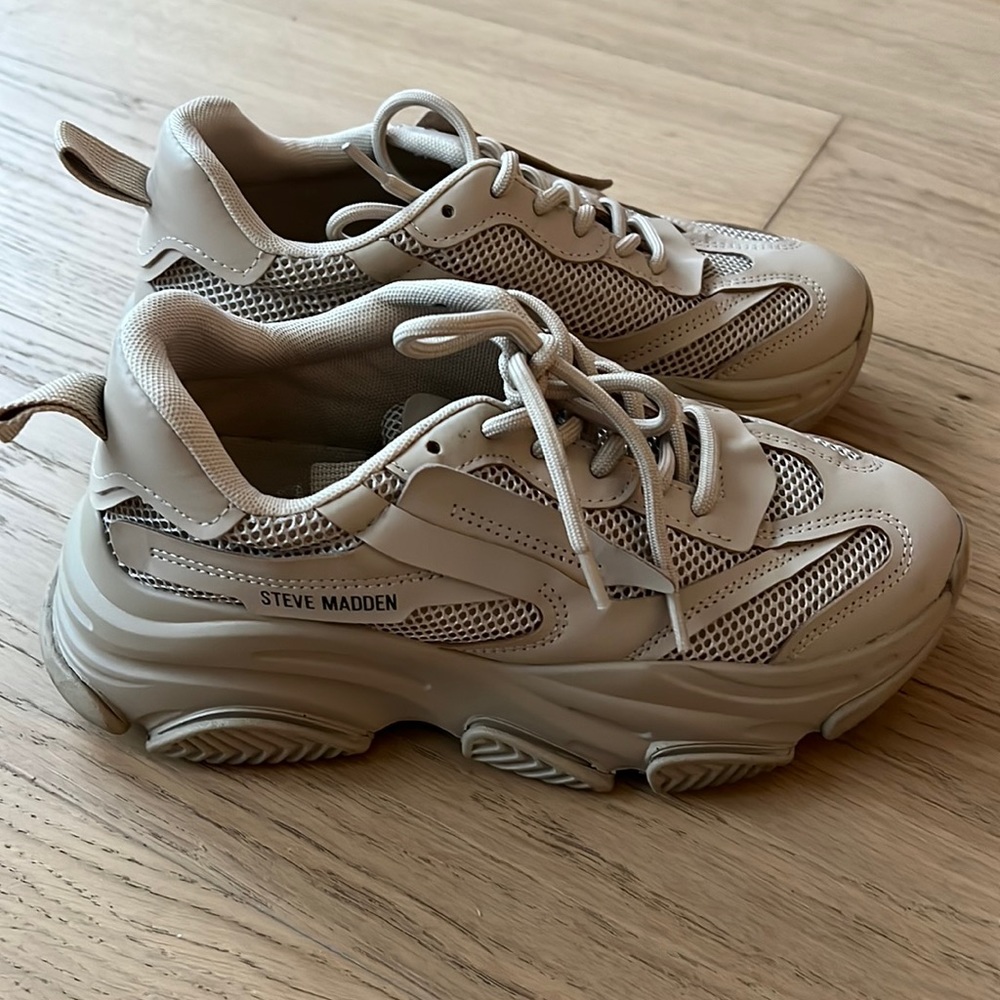 Steve Madden Tan Sneakers